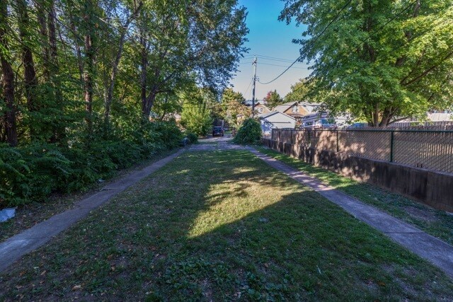 Foto del edificio - 6251 Odell St