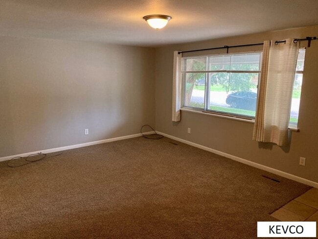 Building Photo - Ranch-Style Home in Campus West, Near Foothills