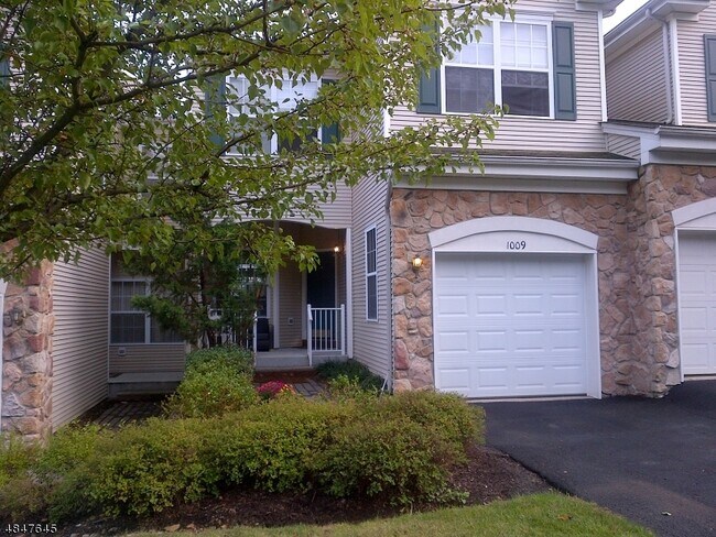 Foto del edificio - 1009 Shadowlawn Dr