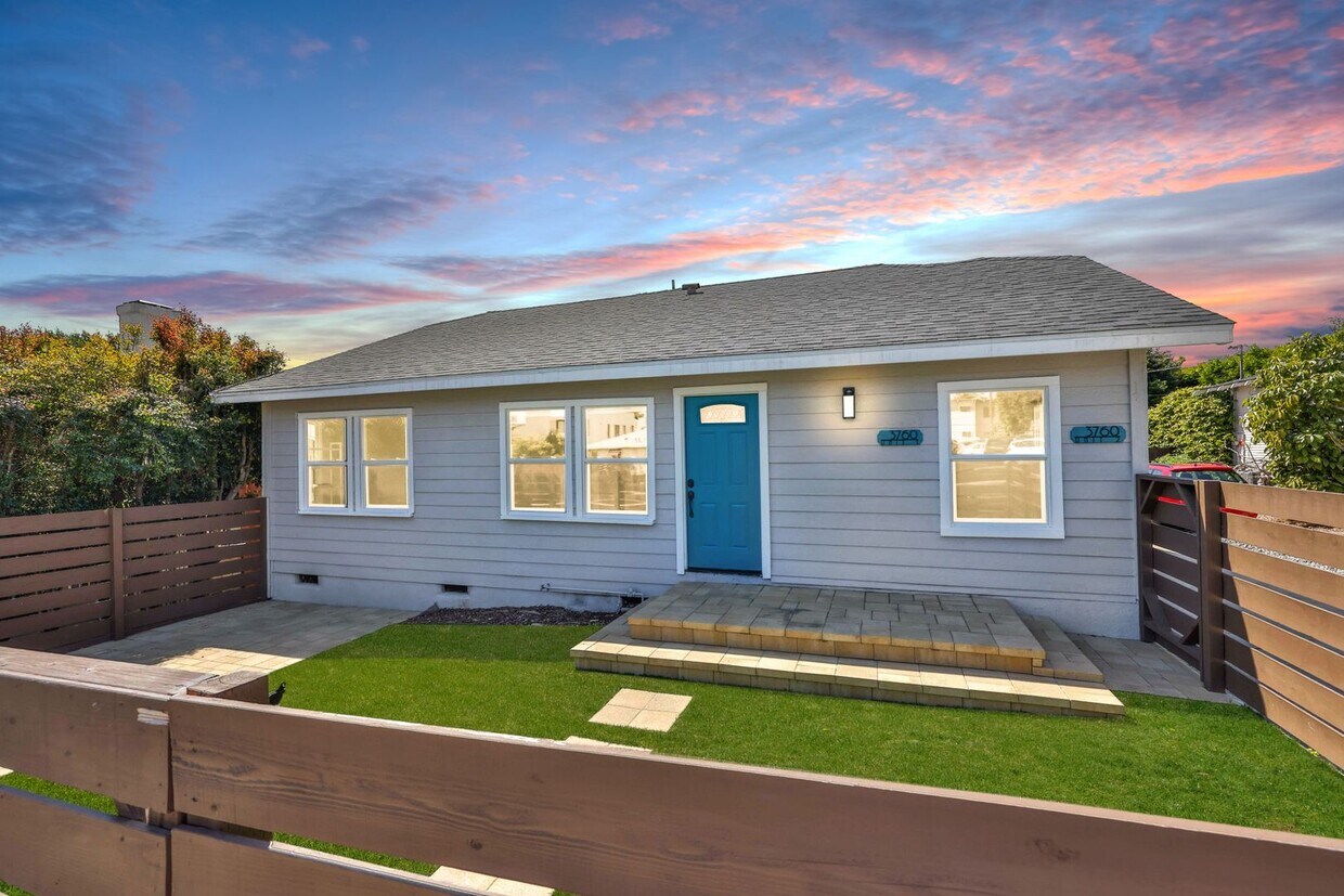 Foto principal - 3758-3764 Louisiana St