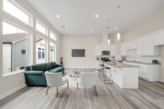 Building Photo - 5904 Gardendale Dr Building Photo - 5904 Gardendale Dr