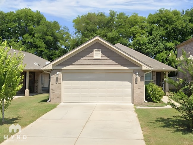 Building Photo - 201 Bermuda Lakes Dr