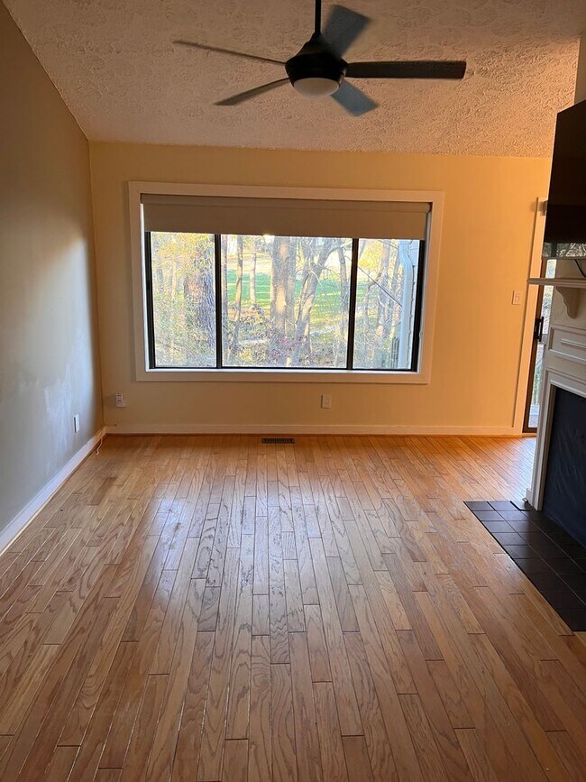 Foto del edificio - 2Br/1.5 Bath Townhome