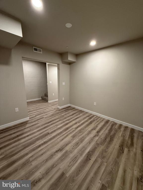 Building Photo - 623 Shawmont Ave