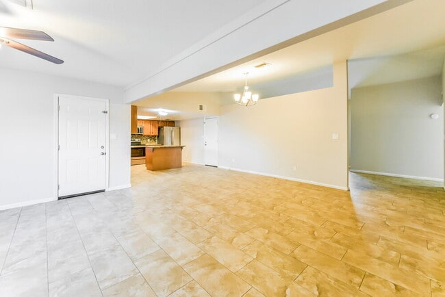 Foto del edificio - 2641 E Isabella Ave