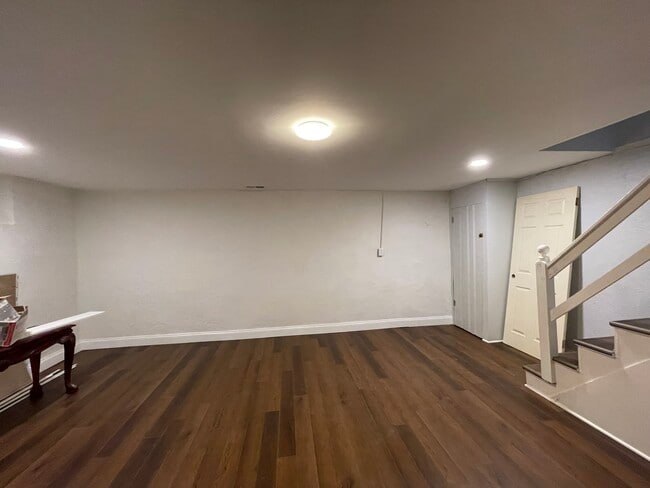 Apartment 1 basement - 3706 Dolfield Ave