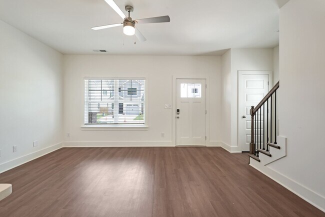 Building Photo - Stylish Home with Luxury Finishes