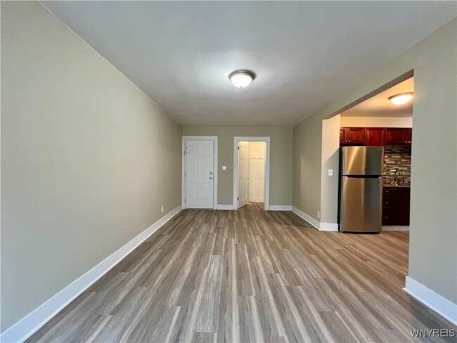 Foto del edificio - 1225 Hertel Ave