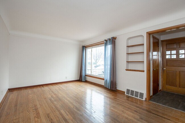 Foto del edificio - 3 Bedroom 2  bath Single Family Home