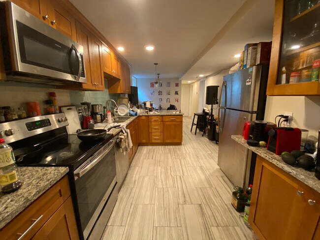 Foto del edificio - 25 Upland Rd