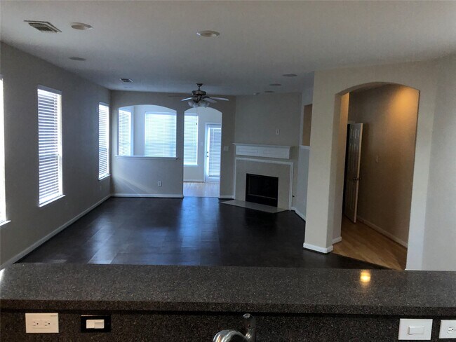 Foto del edificio - 17218 Mitchell Pass Ln