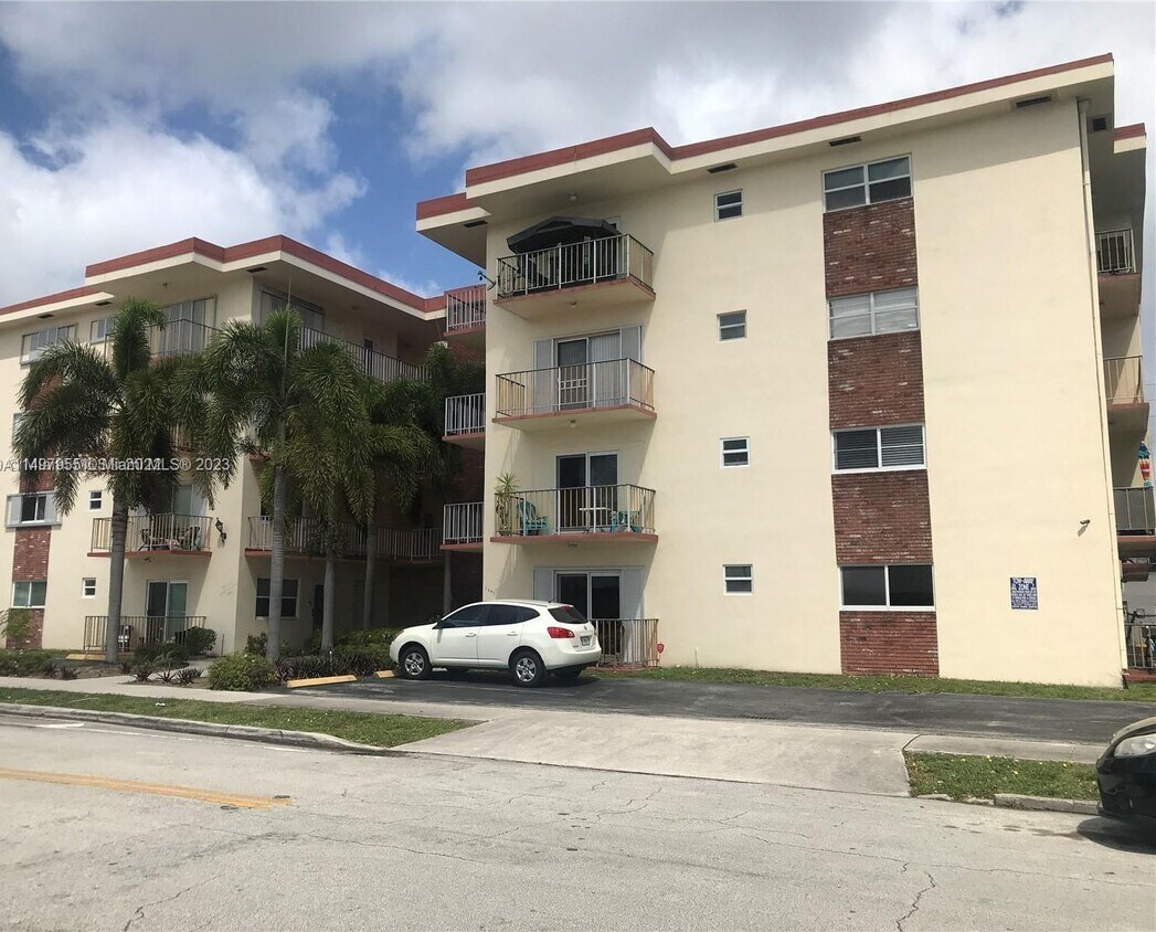 1747 Rodman St Unit 308, Hollywood, FL 33020 Condo for Rent in Hollywood, FL