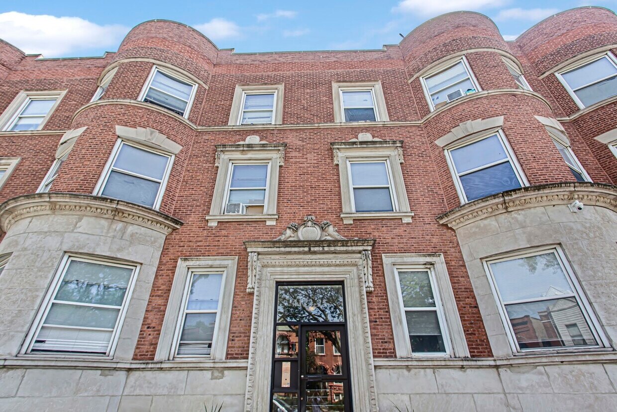 Primary Photo - 4125 S Ellis Ave
