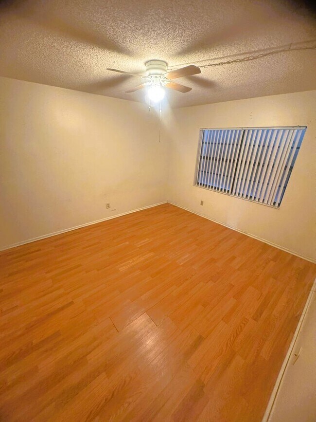 Foto del edificio - 26485 Rampart Blvd