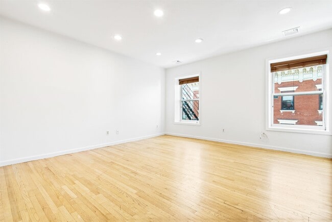 Building Photo - 300 Hudson St