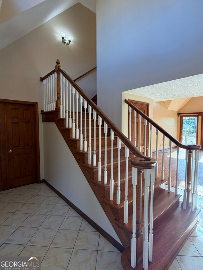 Building Photo - 1818 Union Carbide Rd