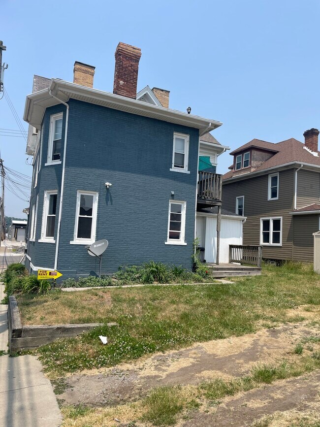 Building Photo - 400 10th Street, Unit 1