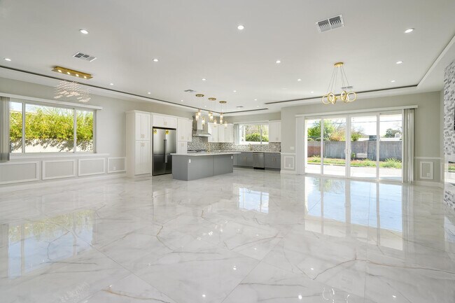 Foto del edificio - 6729 N 13th St