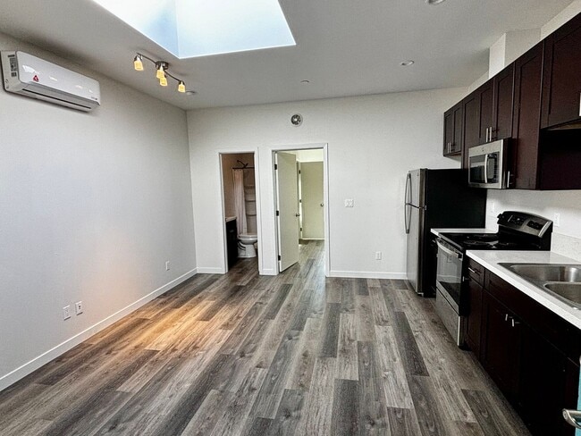 Foto del edificio - Newly Renovated 1 Bed/1 Bath