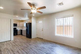 Building Photo - 615 S Santa Rita Ave