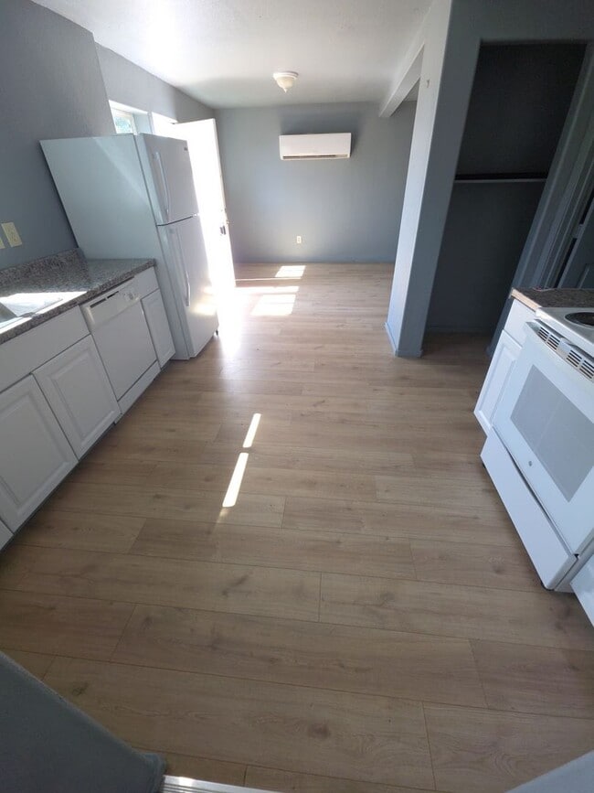 Foto del edificio - 9198 Glenhaven Dr