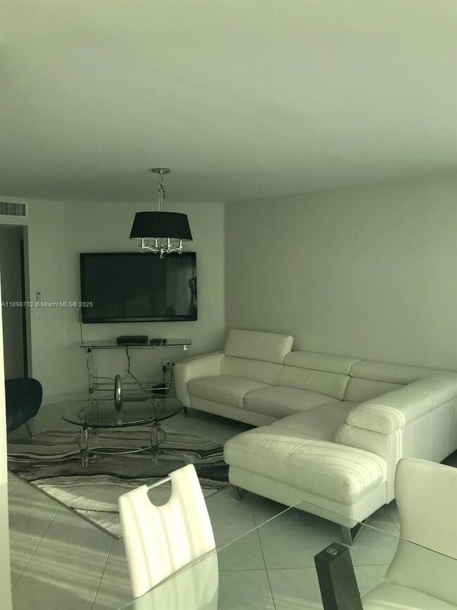 Foto del edificio - 16400 Collins Ave