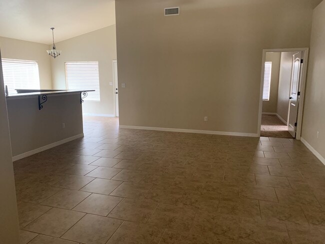 Building Photo - 3 Bedroom Home