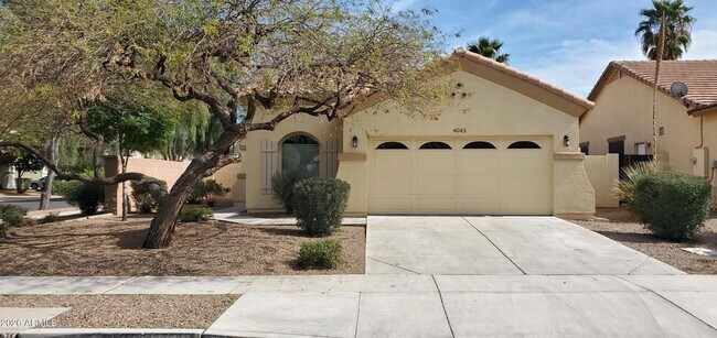 Foto del edificio - 4043 S Vineyard Ave