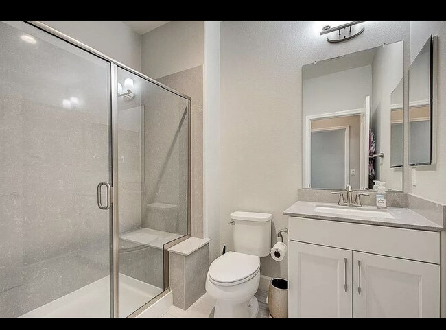 Building Photo - 181 Hudson Plz