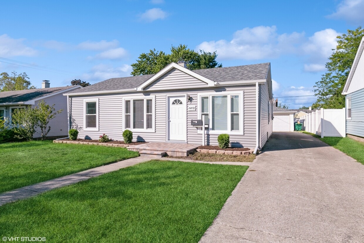 6832 Leland Ave, Hammond, IN 46323 House Rental in Hammond, IN