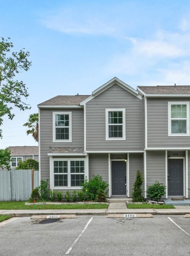 Primary Photo - Brook Hollow Cir - 4400