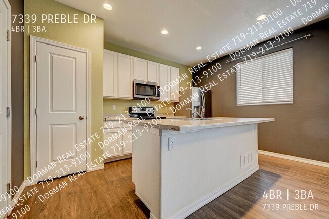 Foto del edificio - 4 Bedroom open Concept