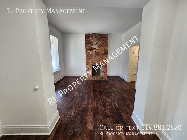 Foto del edificio - WAIVED APPLICATION FEES AND WAIVED FIRST F...