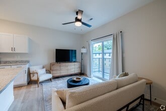Interior Photo - 1729 Midtown