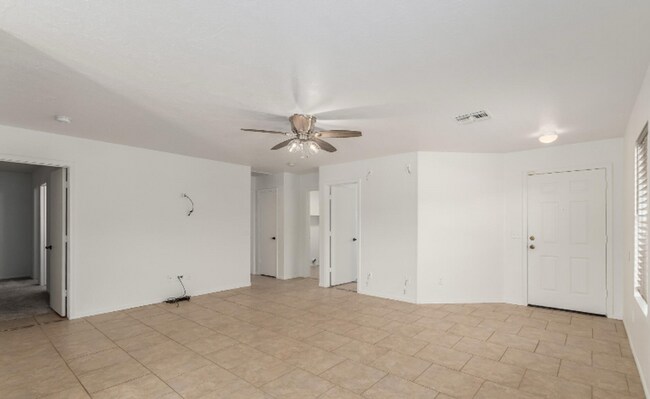 Foto del edificio - Charming Corner Lot Gem!