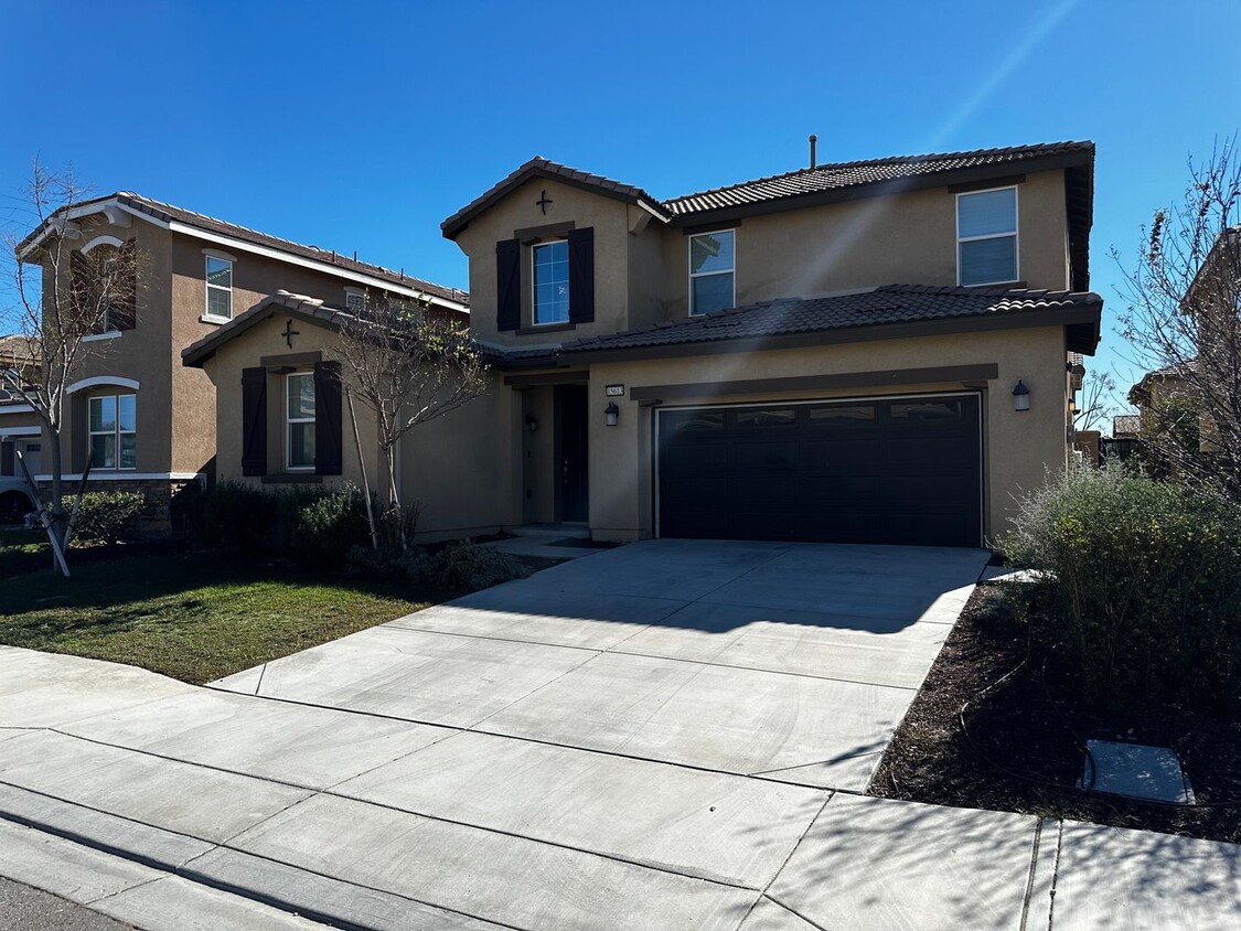 Foto principal - Beautiful 4 bedrooms, 3 bath home in Fontana