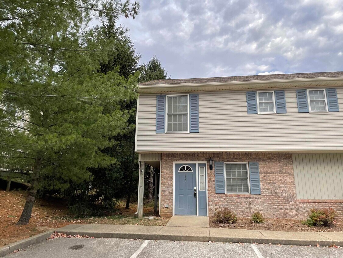 892 E Sherwood Hills Dr Unit A, Bloomington, IN 47401 Condo for Rent