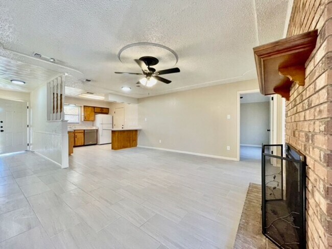 Foto del edificio - Single Family Home featuring 3 Bedrooms, 2 Baths, and 1 Car Garage