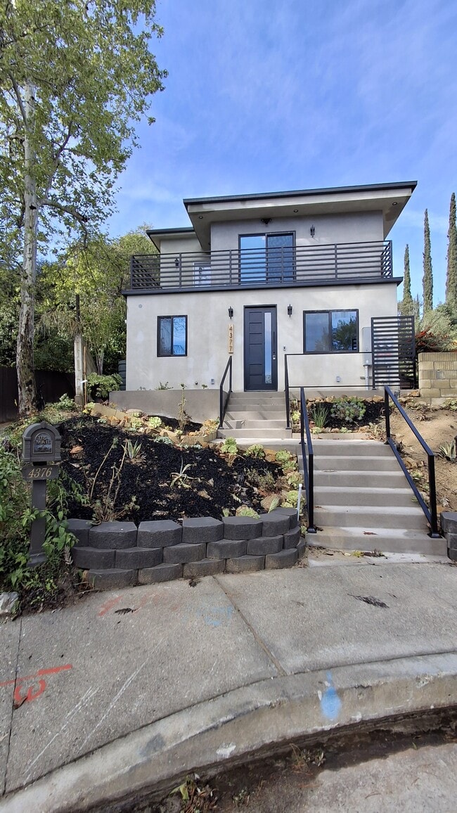 Building Photo - 4377 Charlemont Ave