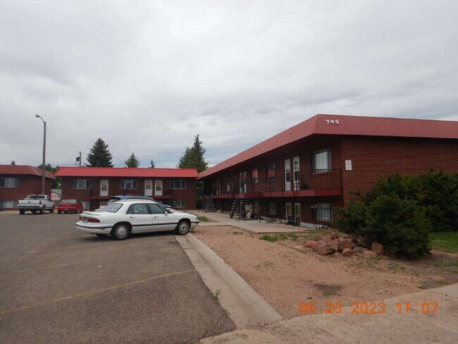 Building Photo - 702 Downey St