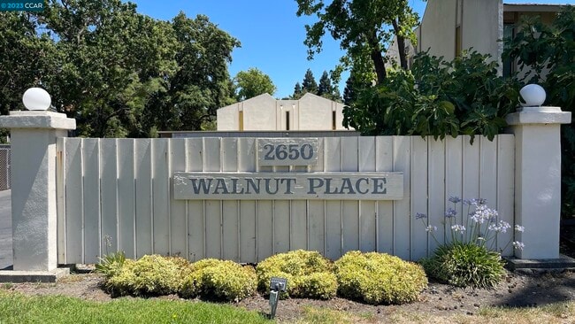 Building Photo - 2650 Jones Rd