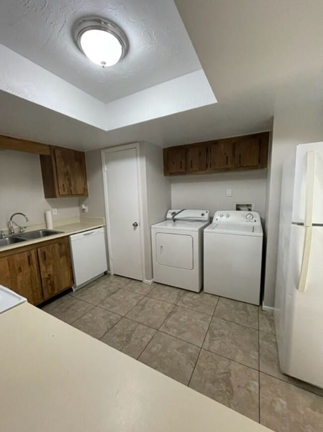 Building Photo - 2/2 Ground Floor Condo in South Daytona fo...