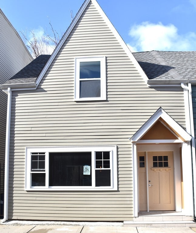 Building Photo - 313 Silver St