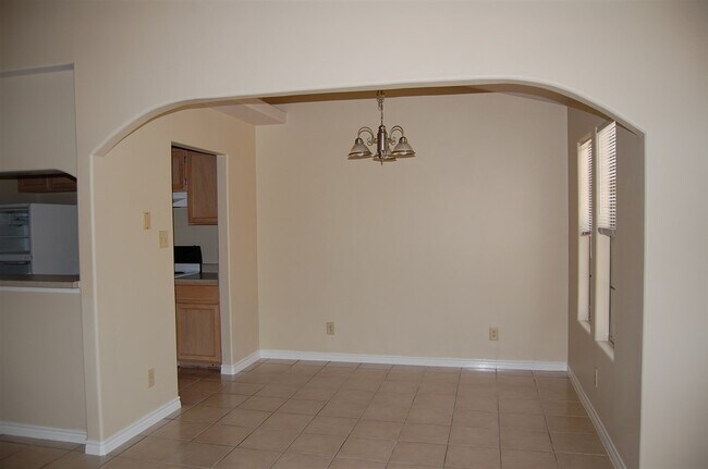Building Photo - 505 Shiloh Dr