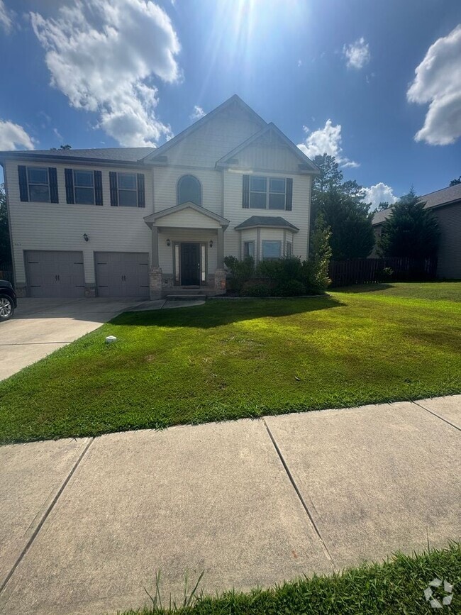 Building Photo - 2775 Huntcliffe Dr