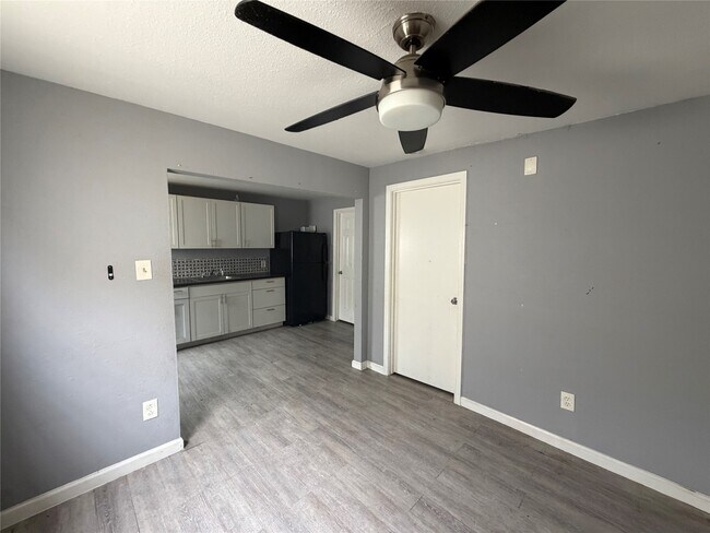 Foto del edificio - 7018 Avenue F