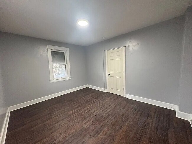 Foto del edificio - 2117 Halstead Ave