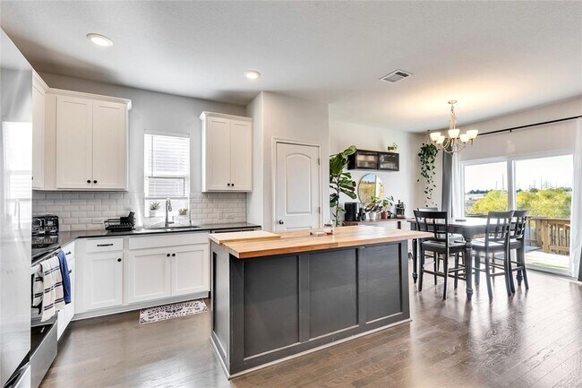 Foto del edificio - 13004 Titanium St