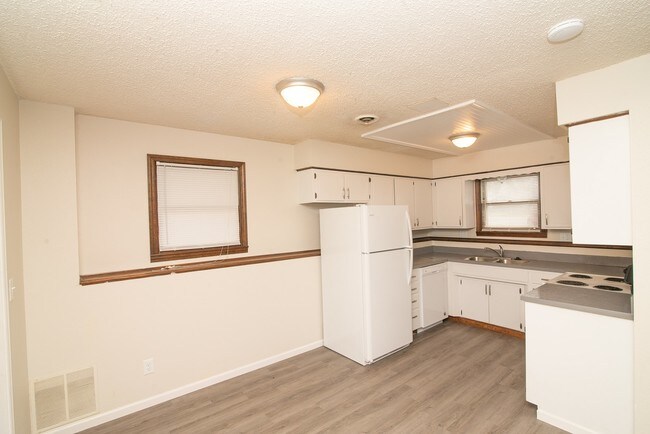 Foto del edificio - 1204 Hillcrest Rd