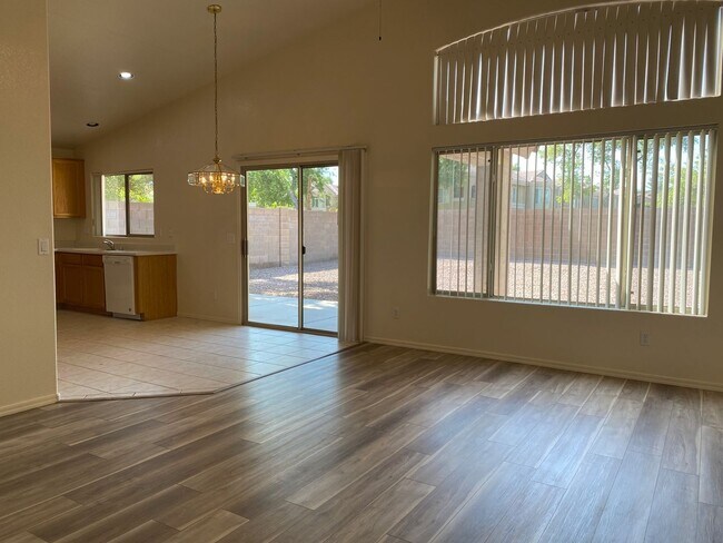 Foto del edificio - Chandler 3 Bedroom, 2 Bathroom - 1 Story B...